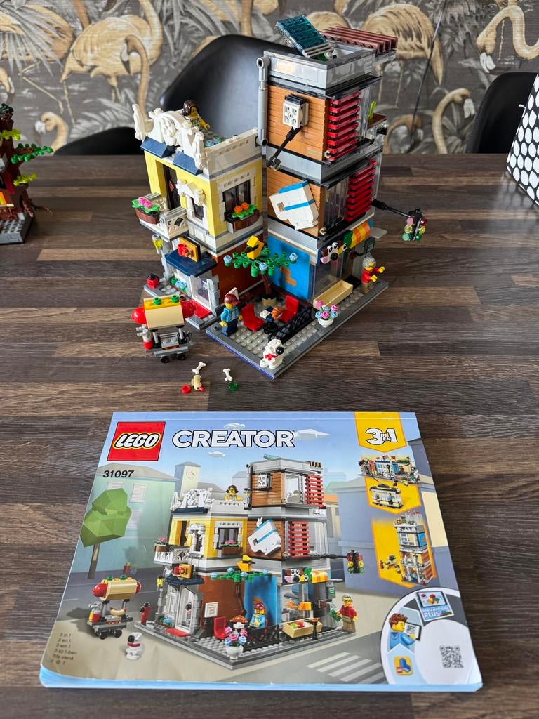LEGO Creator 31097 Herenhuis met dierenwinkel, Gebruikt, Lego, Ophalen of Verzenden, Compleet
