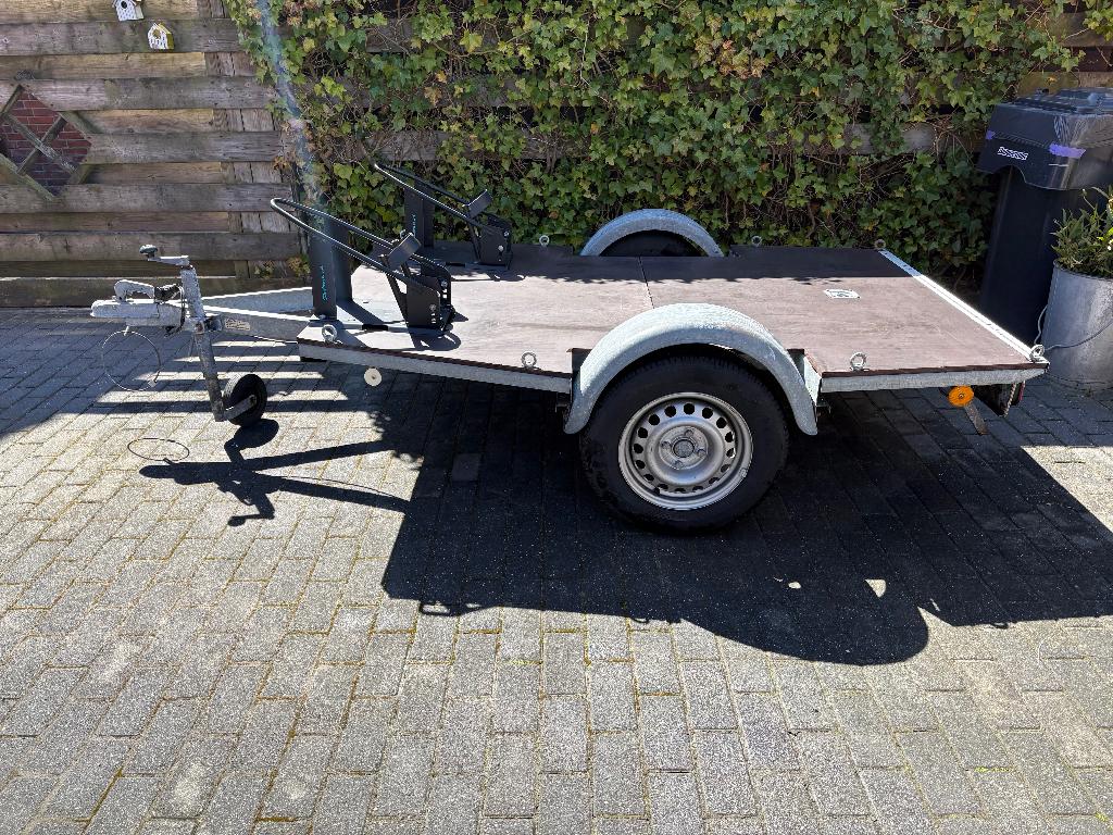 MOTOR AANHANGER STEMA, Ophalen, Zo goed als nieuw