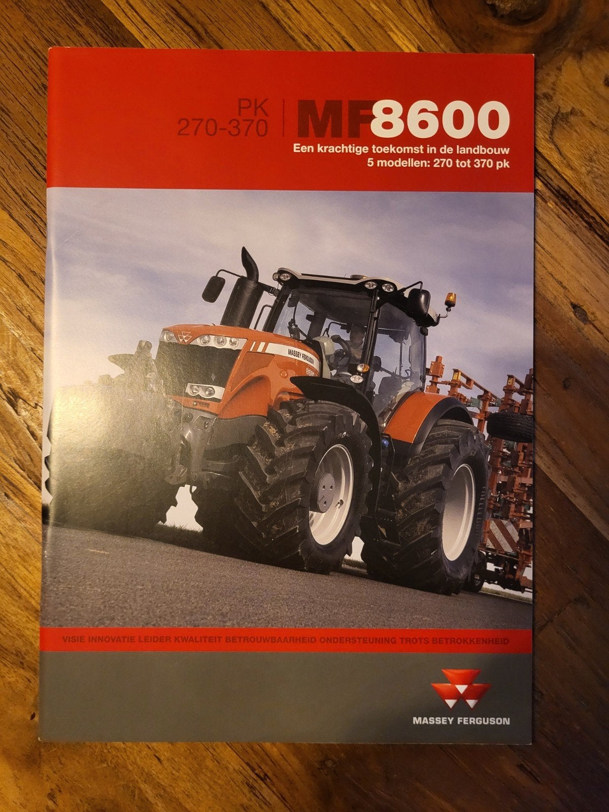 tractor folder Massey Ferguson 8600, Ophalen of Verzenden, Zo goed als nieuw