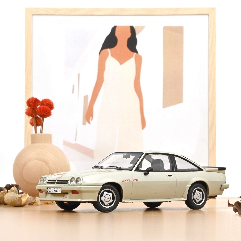 Norev 1:18 Opel Manta GSi 1987 Platin metallic. verwacht, Hobby en Vrije tijd, Modelauto's | 1:18, -, Nieuw, Norev, Ophalen of Verzenden