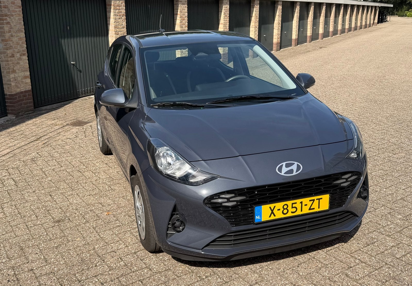 Hyundai i10 1.0i 67pk 2024 Grijs, 31 €/maand, 899 kg, 4 stoelen, Origineel Nederlands
