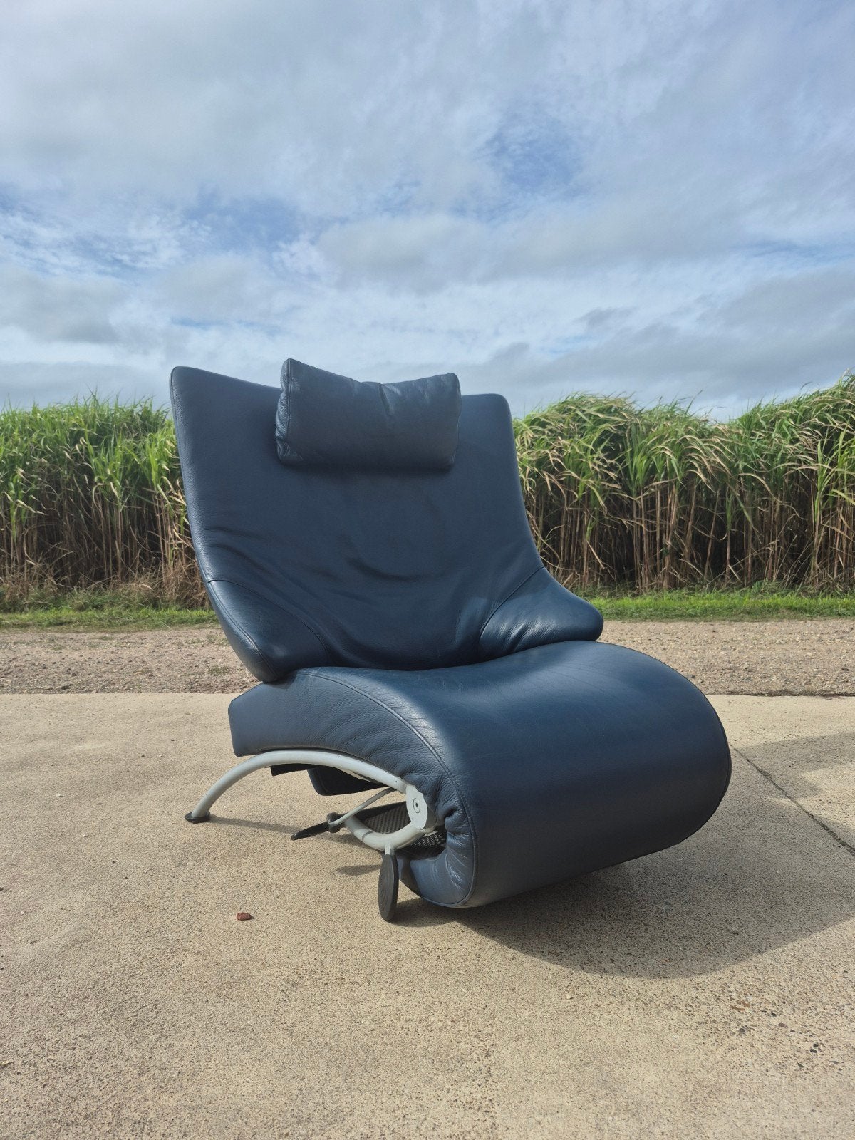 vintage relaxfauteuil donkerblauw / paars, Huis en Inrichting, Ophalen, Gebruikt, Post modern postmodern memphis, 50 tot 75 cm
