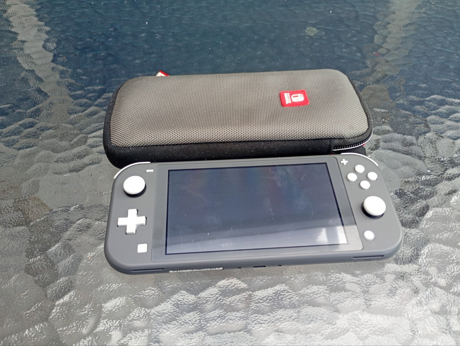 Nintendo Switch Lite Grijs met beschermhoes, Spelcomputers en Games, Spelcomputers | Nintendo Switch Lite, Ophalen of Verzenden