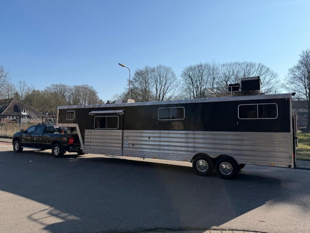 Featherlite 8541 Trailer / Nood woning / Incl Grote garage !, Tot en met 4
