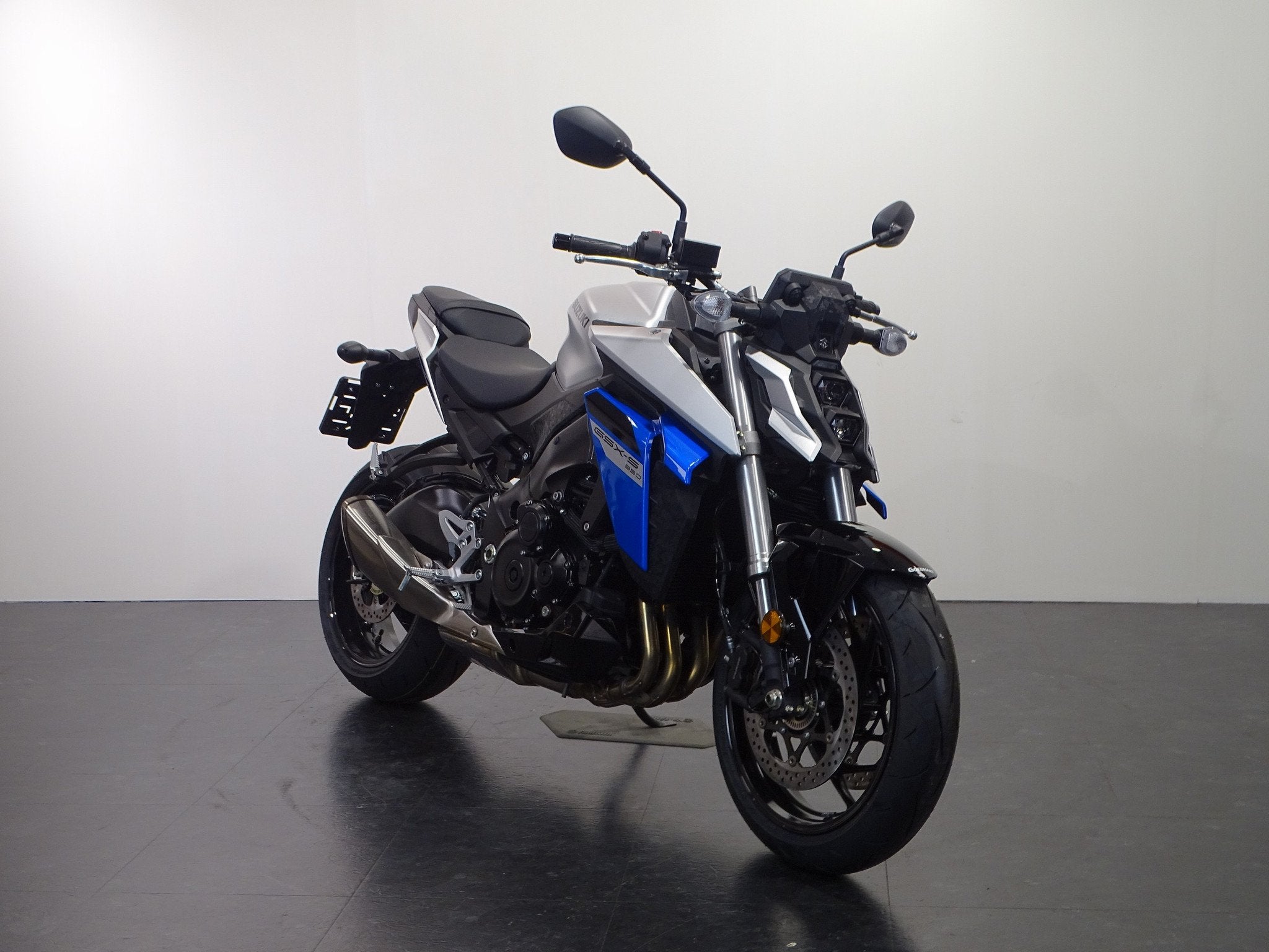 Suzuki GSX GSX-S 950, Motoren, Bedrijf, Naked bike