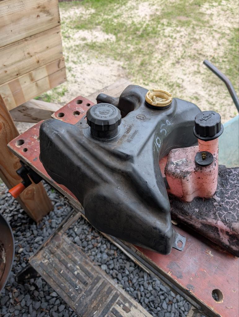 Peugeot Vivacity benzinetank en olietank - niet lek, Ophalen of Verzenden, Gebruikt, Tank, Peugeot