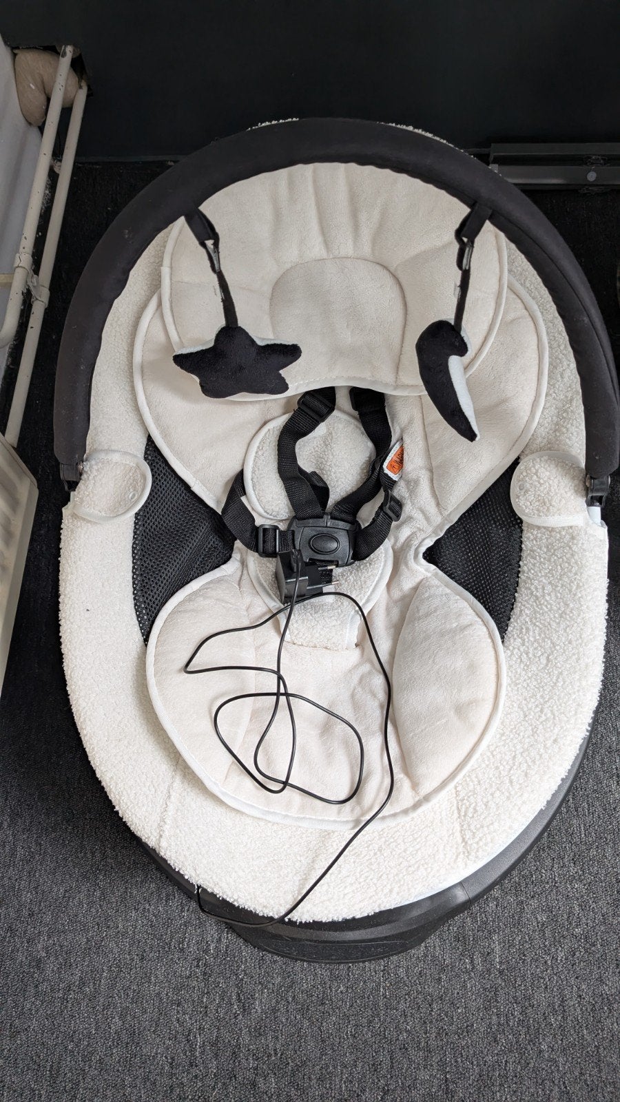 Luvion elektrische babywieg/schommelstoel, Ophalen of Verzenden, Zo goed als nieuw