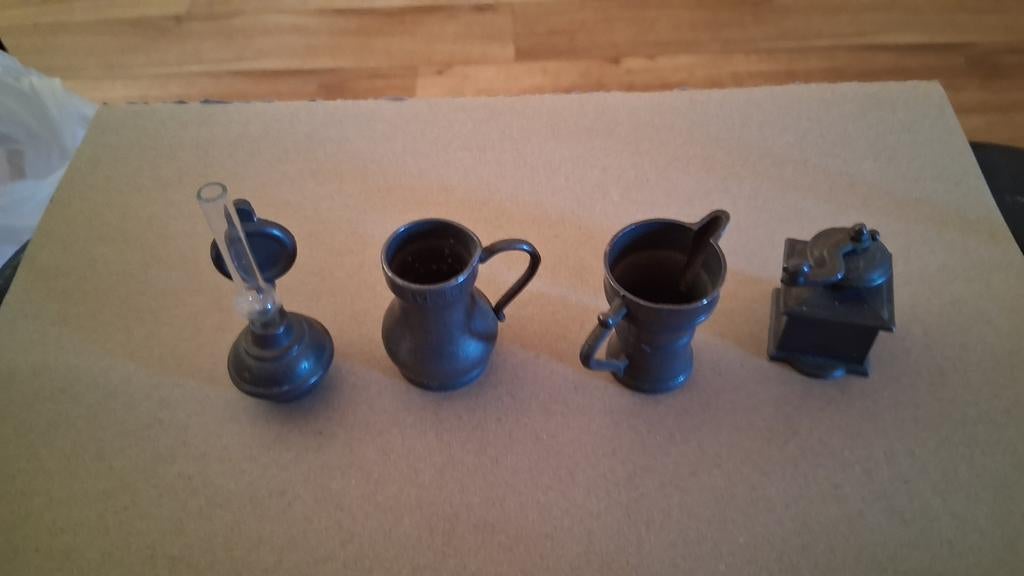 8 Miniatuur Tin Decoratieve Items, Verzenden