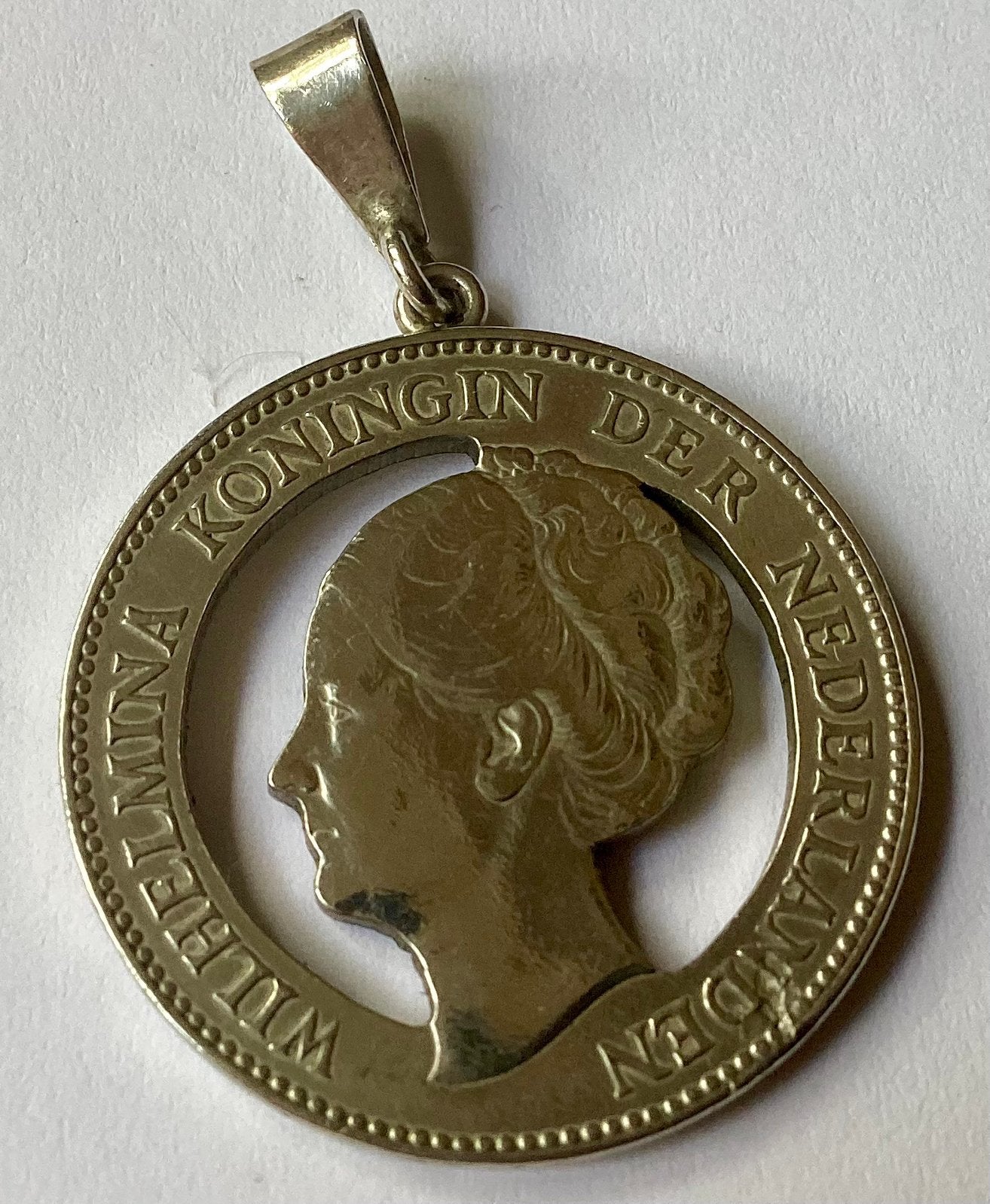 Antieke zilveren hanger. Gemaakt van een 1gulden uit 1931., Ophalen of Verzenden, Zilver, Hanger