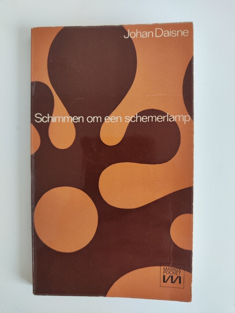 Johan Daisne - Schimmen om een schemerlamp, Boeken, Gelezen, Ophalen of Verzenden, Nederland, Johan Daisne