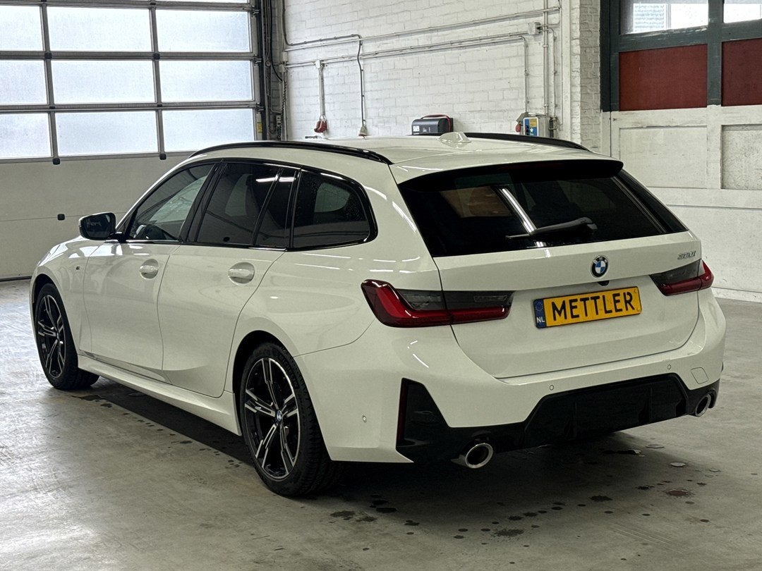 BMW 3-serie Touring 320i, M-sportpakket, M pakket, 360 camer, Auto's, Automaat, Euro 6, 4 cilinders, Alcantara