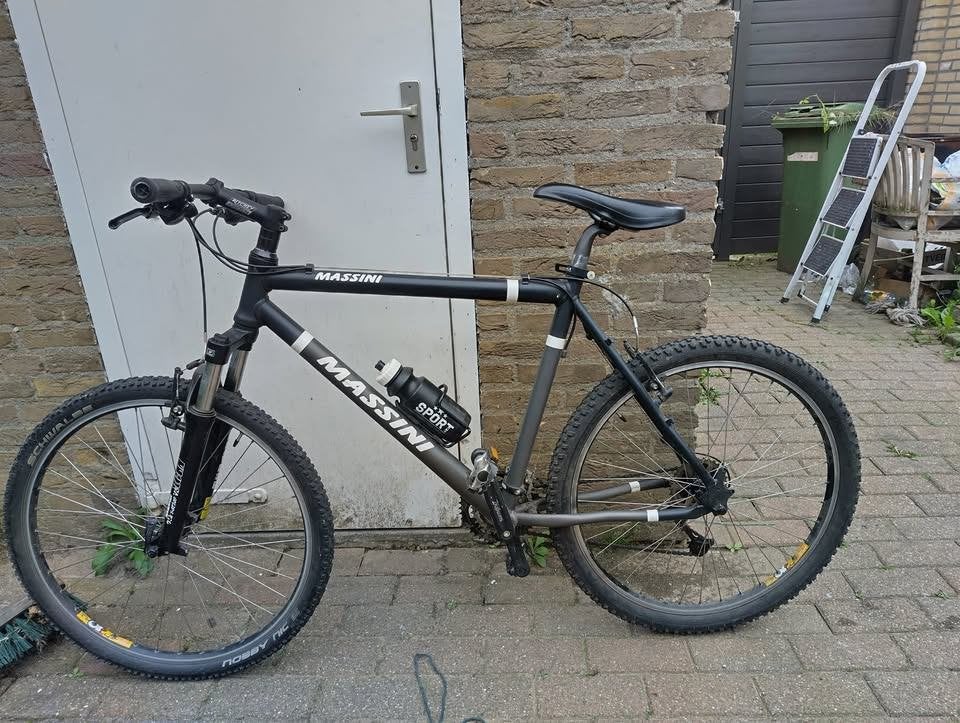 Goed onderhouden Massini mountainbike, Fietsen en Brommers, 49 tot 53 cm, Zo goed als nieuw, Meer dan 20 versnellingen, Schijfrem