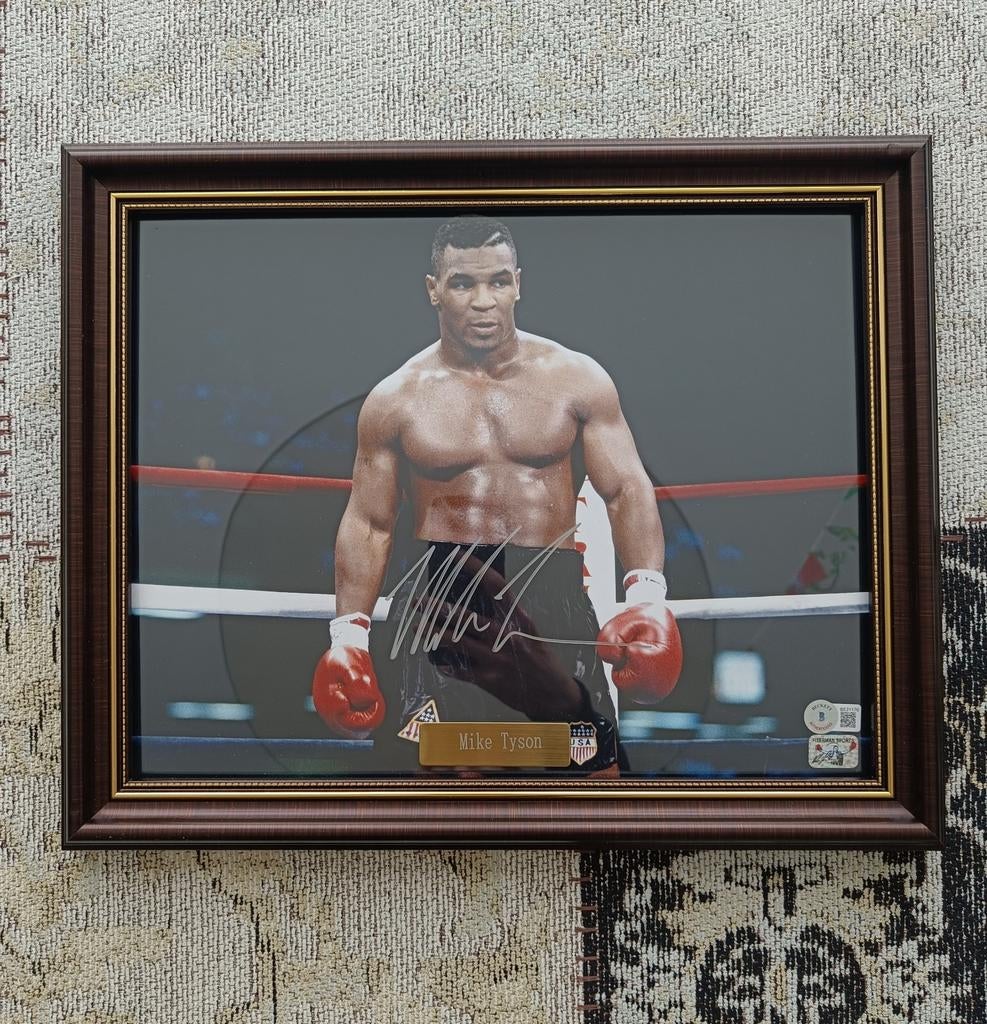 Mike Tyson Gesigneerde Foto 11x14 inch met Beckett COA, Ophalen of Verzenden, Zo goed als nieuw
