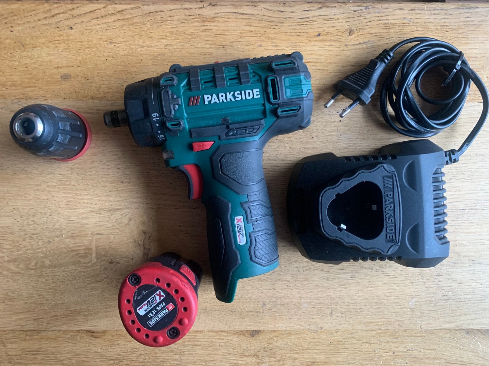 12v Parkside Schroef / Boormachine met Lader en Batterij., Ophalen, Gebruikt, Minder dan 400 watt, Boor- en Schroefmachine