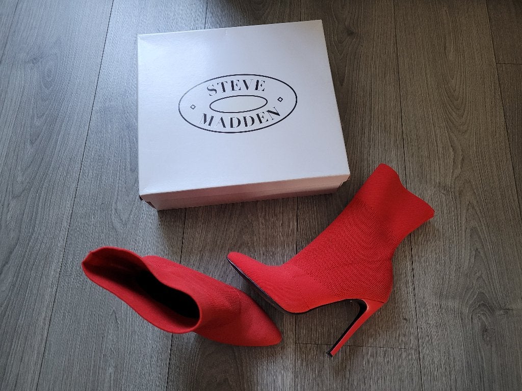STEVE MADDEN rode soklaarzen maat 39 ~ NH0418, Lage of Enkellaarzen, Steve Madden, Ophalen of Verzenden, Zo goed als nieuw