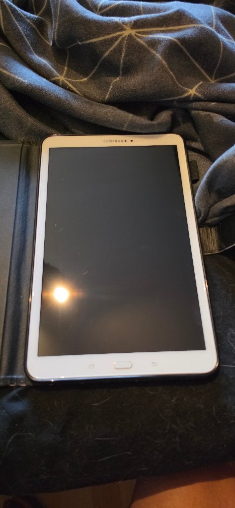 Samsung SM-T580 tablet met hoes, Computers en Software, Android Tablets, 10 inch, Gps, Ophalen of Verzenden, Zo goed als nieuw