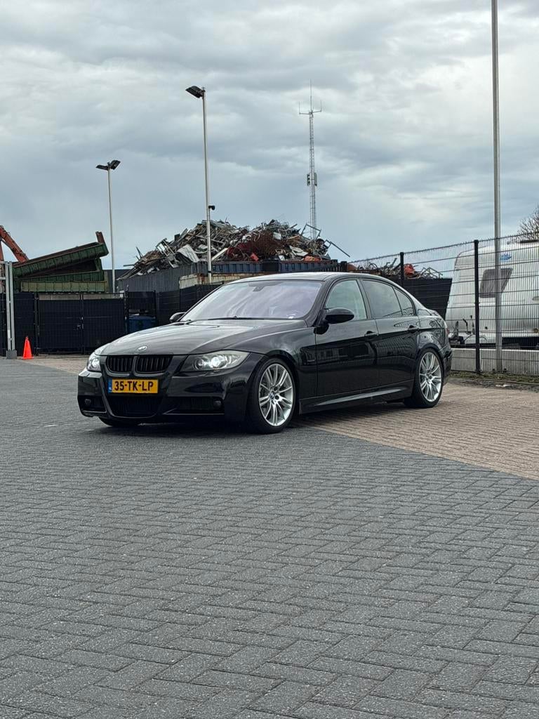 BMW 3-Serie 3.0 I 330 AUT 2005 Zwart, Auto's, BMW, Automaat, Achterwielaandrijving, 1440 kg, 258 pk