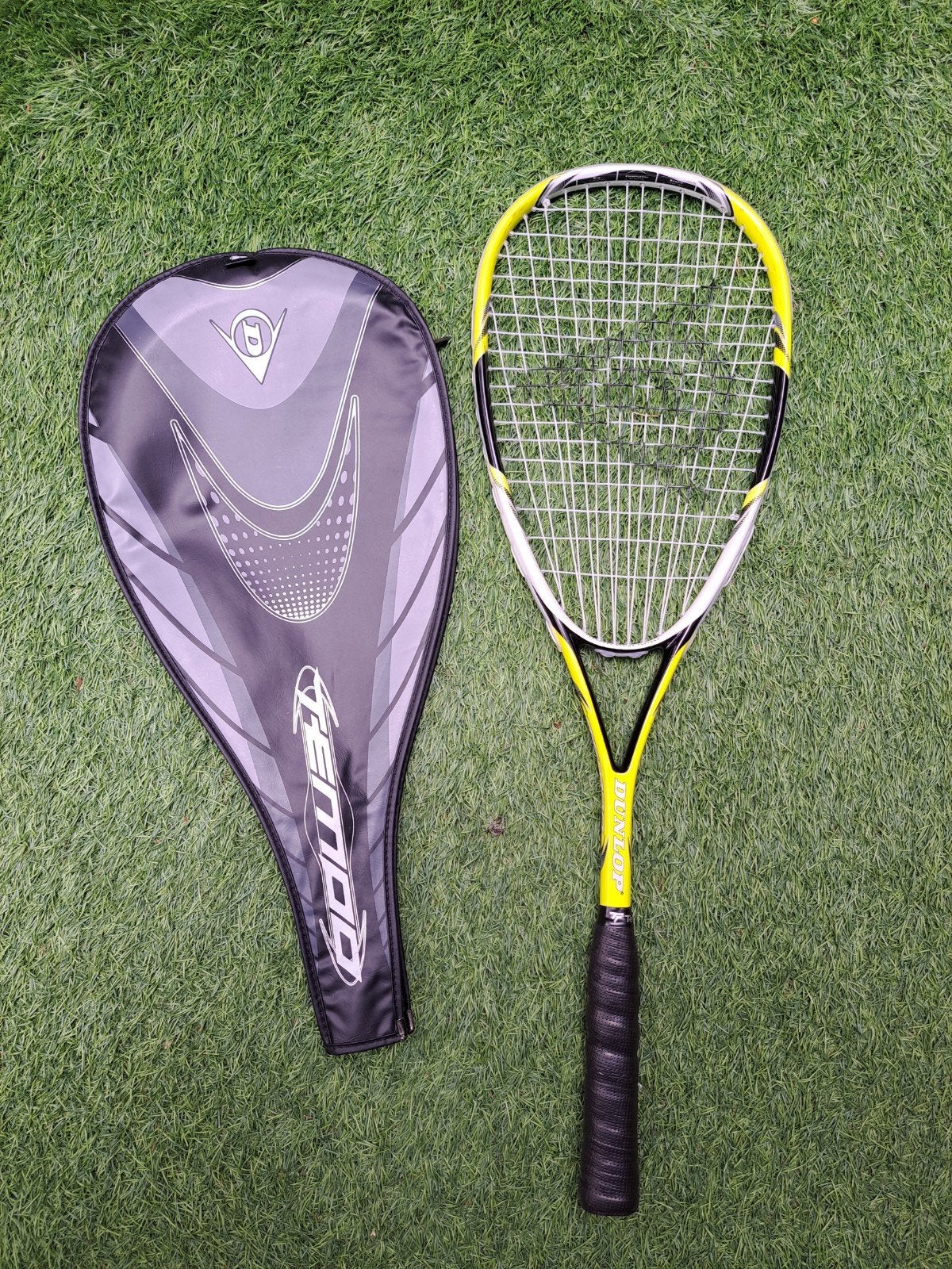 Dunlop Tempo Graphite Squashracket zwart-geel, Sport en Fitness, Squash, Ophalen of Verzenden, Gebruikt, Racket, Met hoes