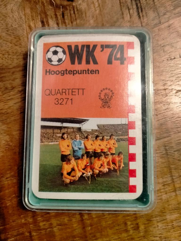 WK 74 1974 voetbal Kwartet toernooi hoogtepunten kwartetspel, Verzenden, Gebruikt, Overige binnenlandse clubs, Overige typen
