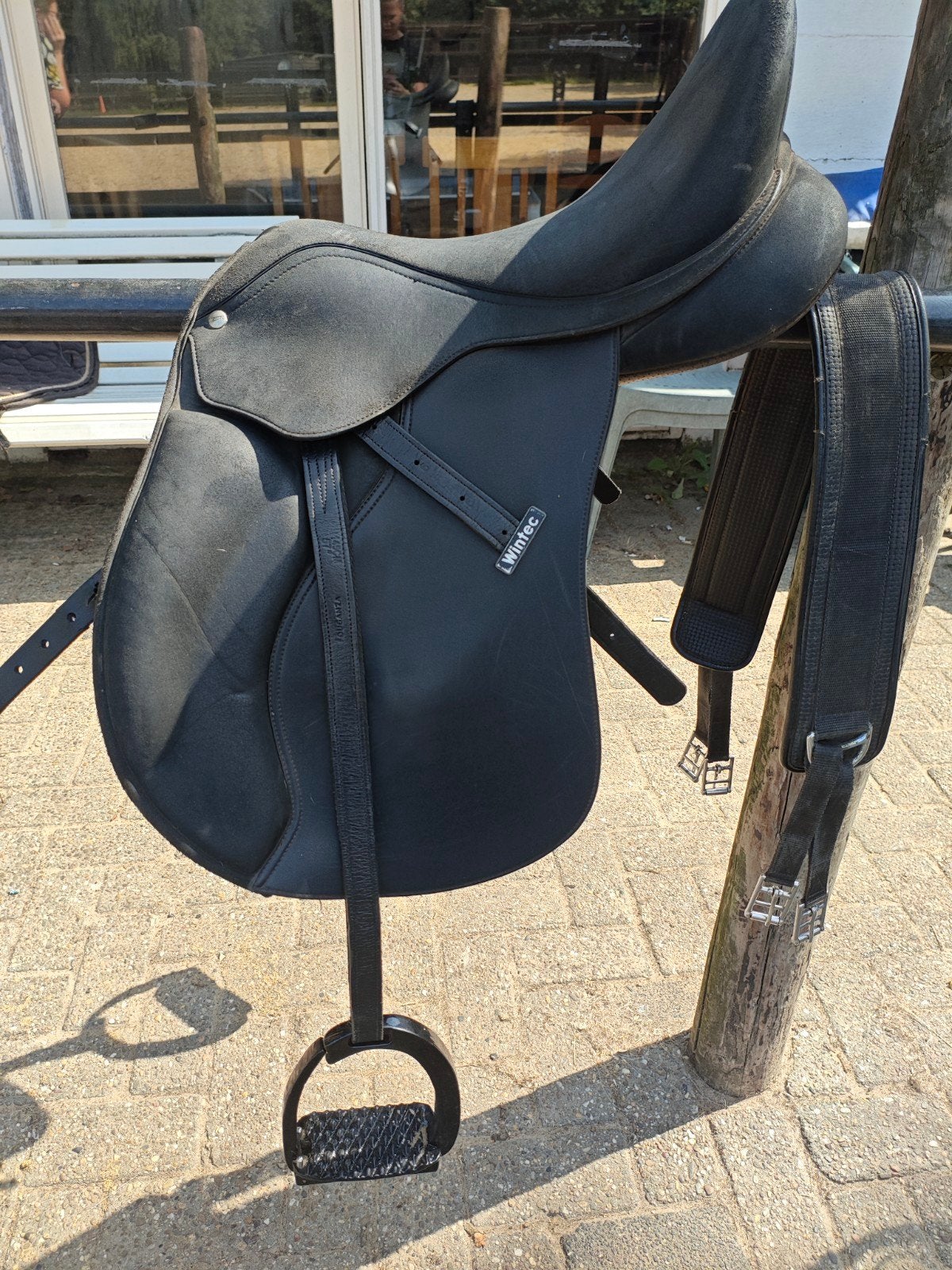 Mooi Wintec 2000 zadel met cair systeem., Dieren en Toebehoren, Ophalen, Gebruikt, Inclusief stijgbeugels, M (17 inch)