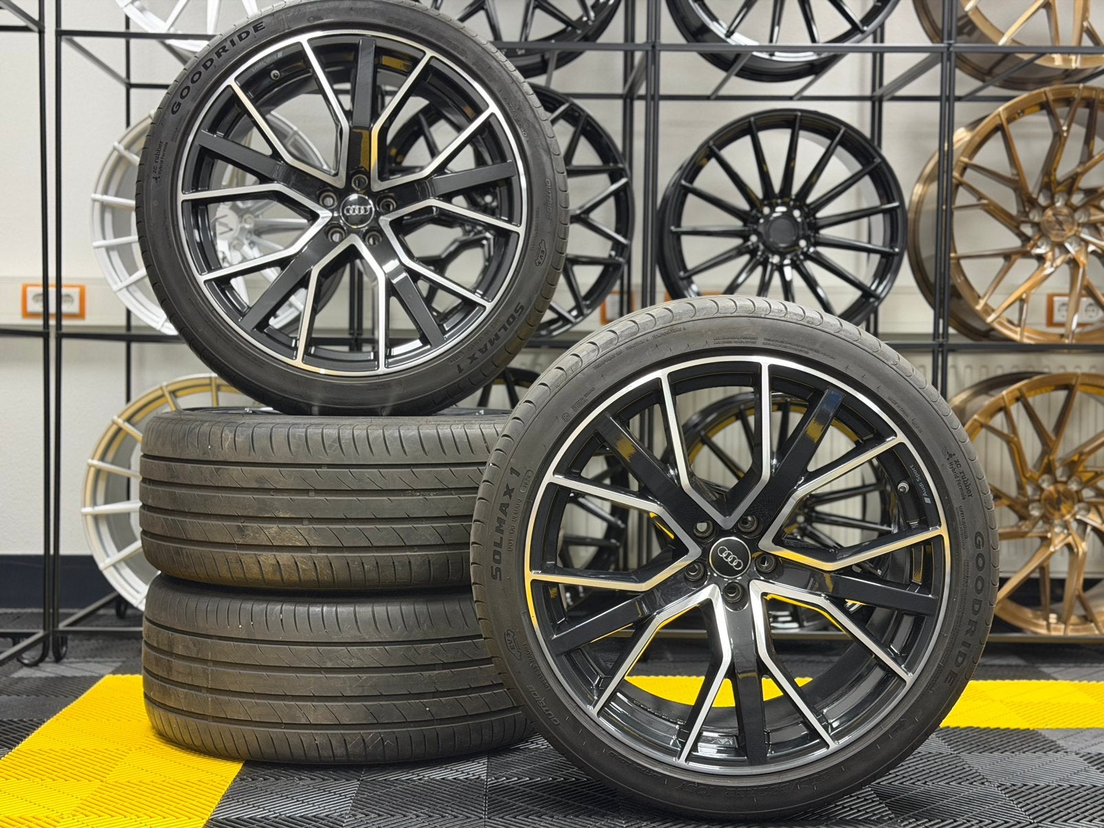 22 Inch Originele Audi Q7 Q8 Etron Zomer 6MM €2250,-, Ophalen, Gebruikt, 285 mm, Banden en Velgen