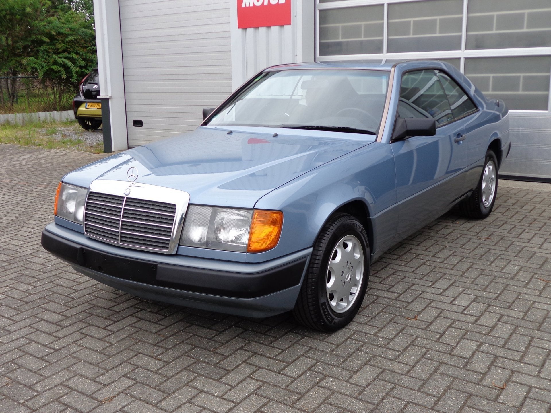 Mercedes-Benz 200-500 (W124) 230 CE Smetteloze auto 1 eigena, Auto's, Mercedes-Benz, Gebruikt, 4 cilinders, Blauw, 132 pk