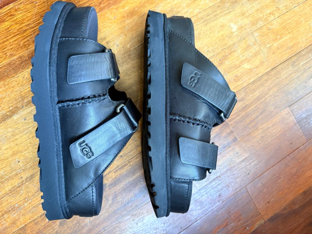 UGG 39 zo goed als nieuw, Ophalen of Verzenden, Zo goed als nieuw, Zwart, Pantoffels of Sloffen
