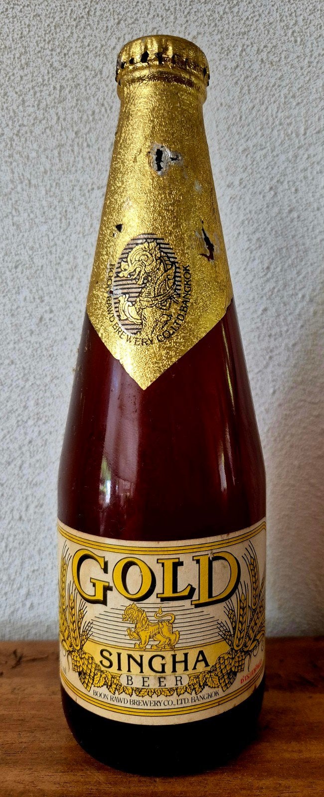 fles SINGHA GOLD bier brewery BANGKOK THAILAND, verzamelaar, Ophalen of Verzenden, Zo goed als nieuw, Flesje(s), Overige merken