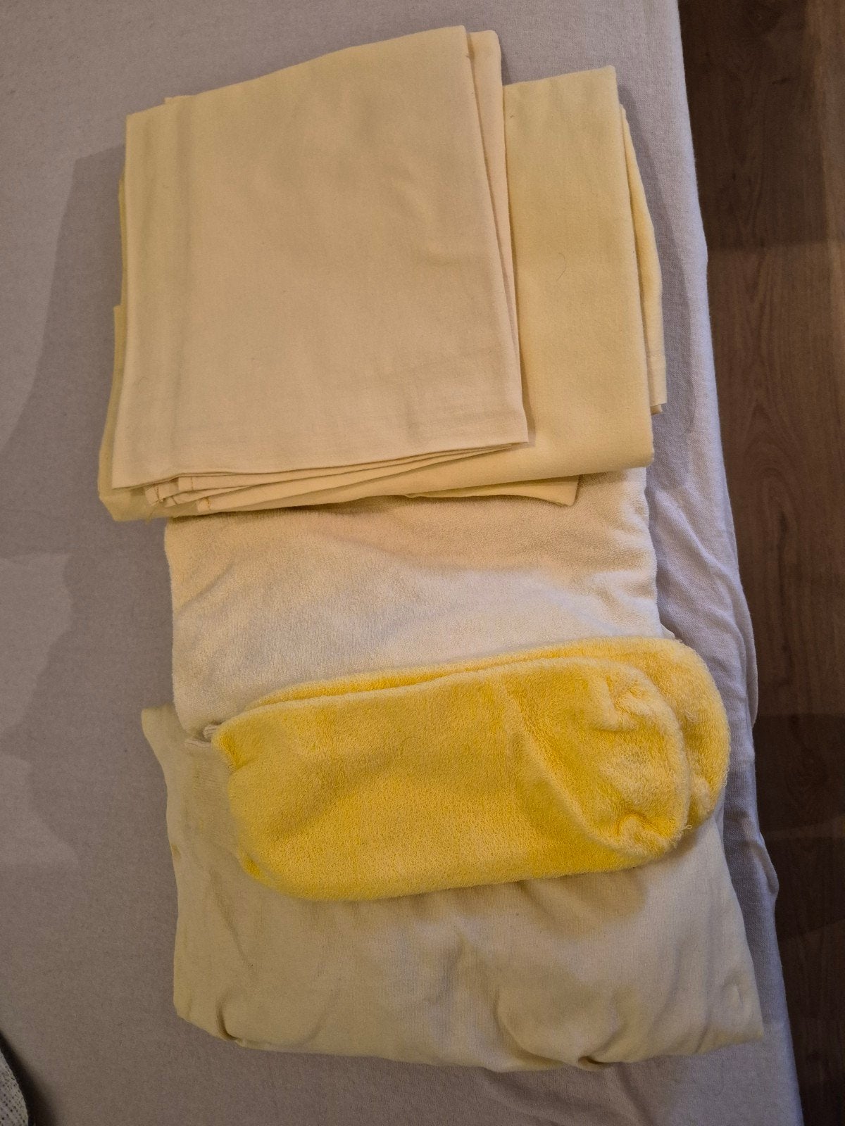 lakentjes/hoeslakentjes/hoes aankleedkussen voor ledikantje, Ophalen, Geel, Jongetje of Meisje