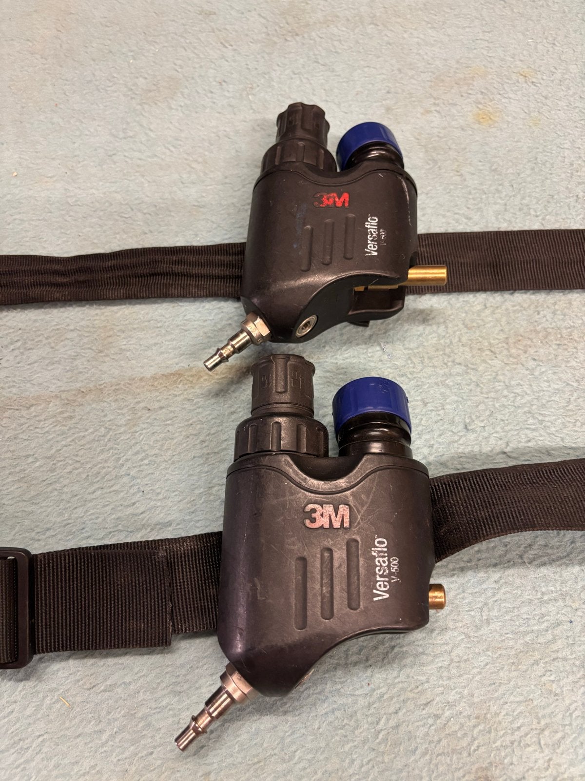 2 stuks 3M Versaflo V-500E Ademluchtregelaar, Doe-het-zelf en Verbouw, Adembescherming, Ophalen of Verzenden, Gebruikt, Accessoires