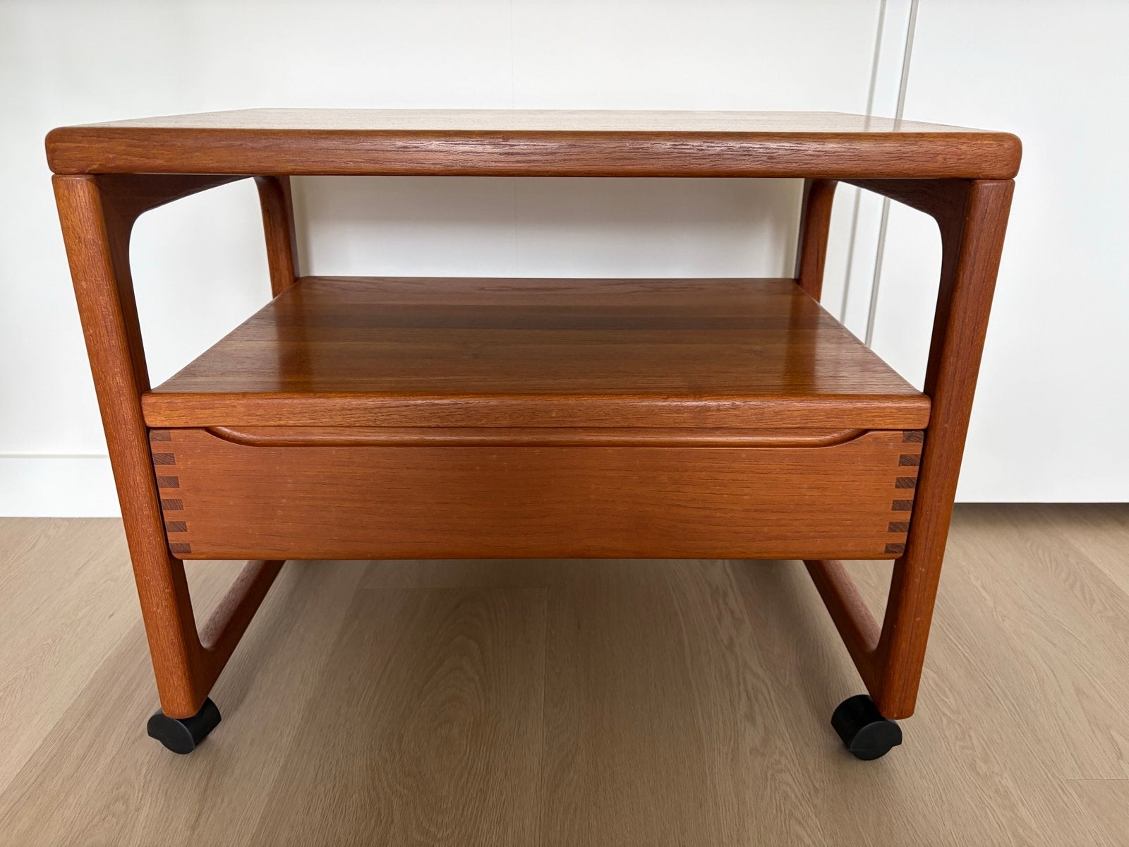 Vintage Deense Teak Bijzettafel op Wielen - BR Gelsted, Ophalen