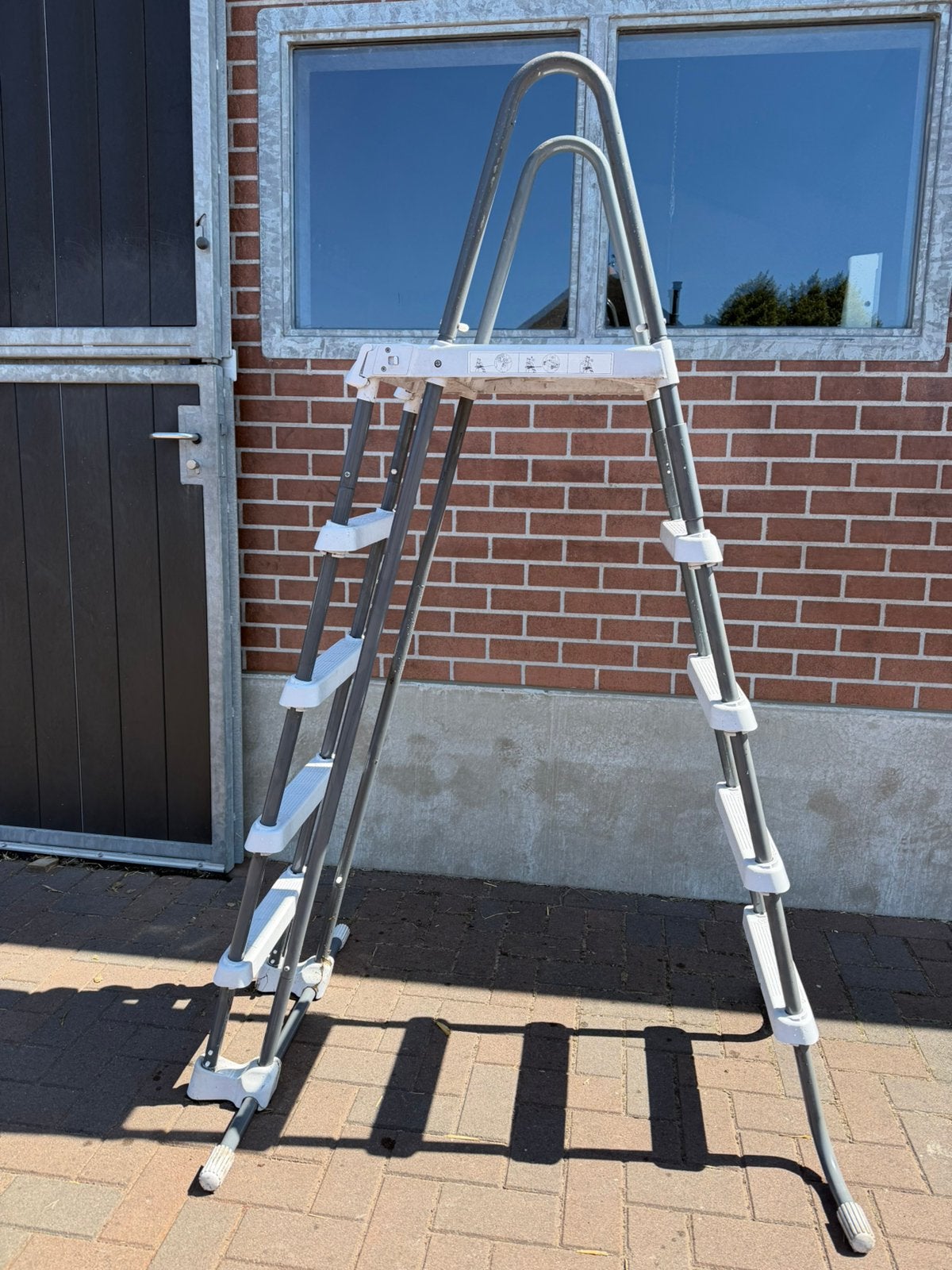 Intex Veiligheidsladder 132 cm (Zwembadtrap met Plateau), Tuin en Terras, Zwembad-toebehoren, Ophalen, Zo goed als nieuw