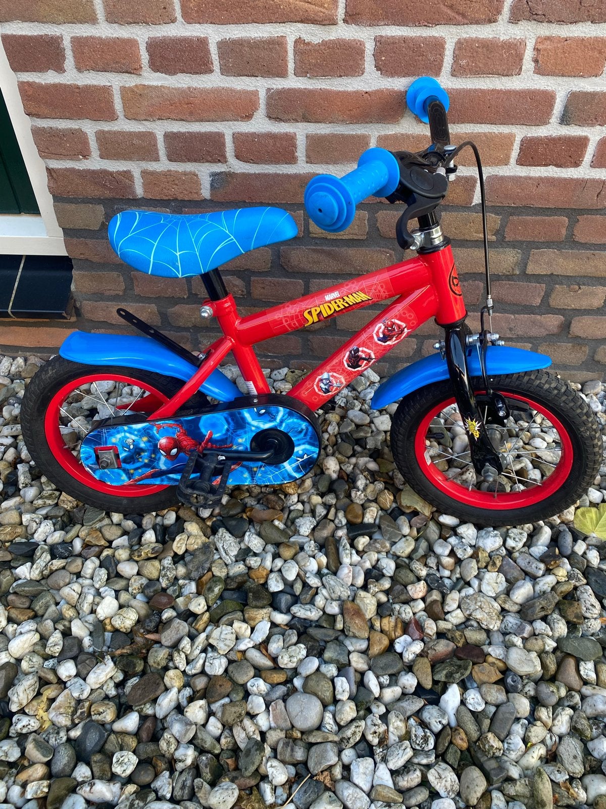 Jongensfiets 12 inch - Spiderman thema, Fietsen en Brommers, Fietsen | Kinderfietsjes, Ophalen, Gebruikt, Terugtraprem, Minder dan 16 inch
