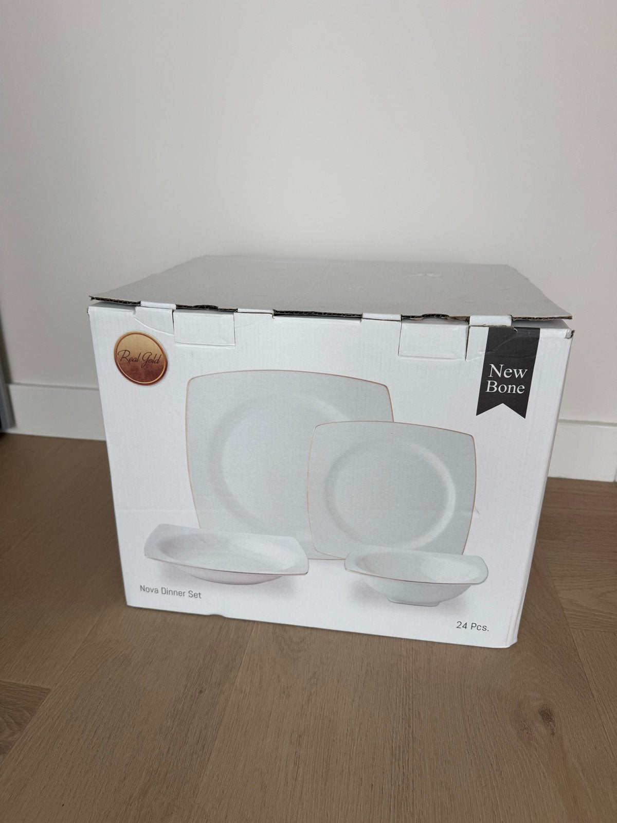 Royal Gold Nova Dinner Set - 24-delig servies - NIEUW, Huis en Inrichting, Overige merken, Nieuw, Ophalen of Verzenden, Modern