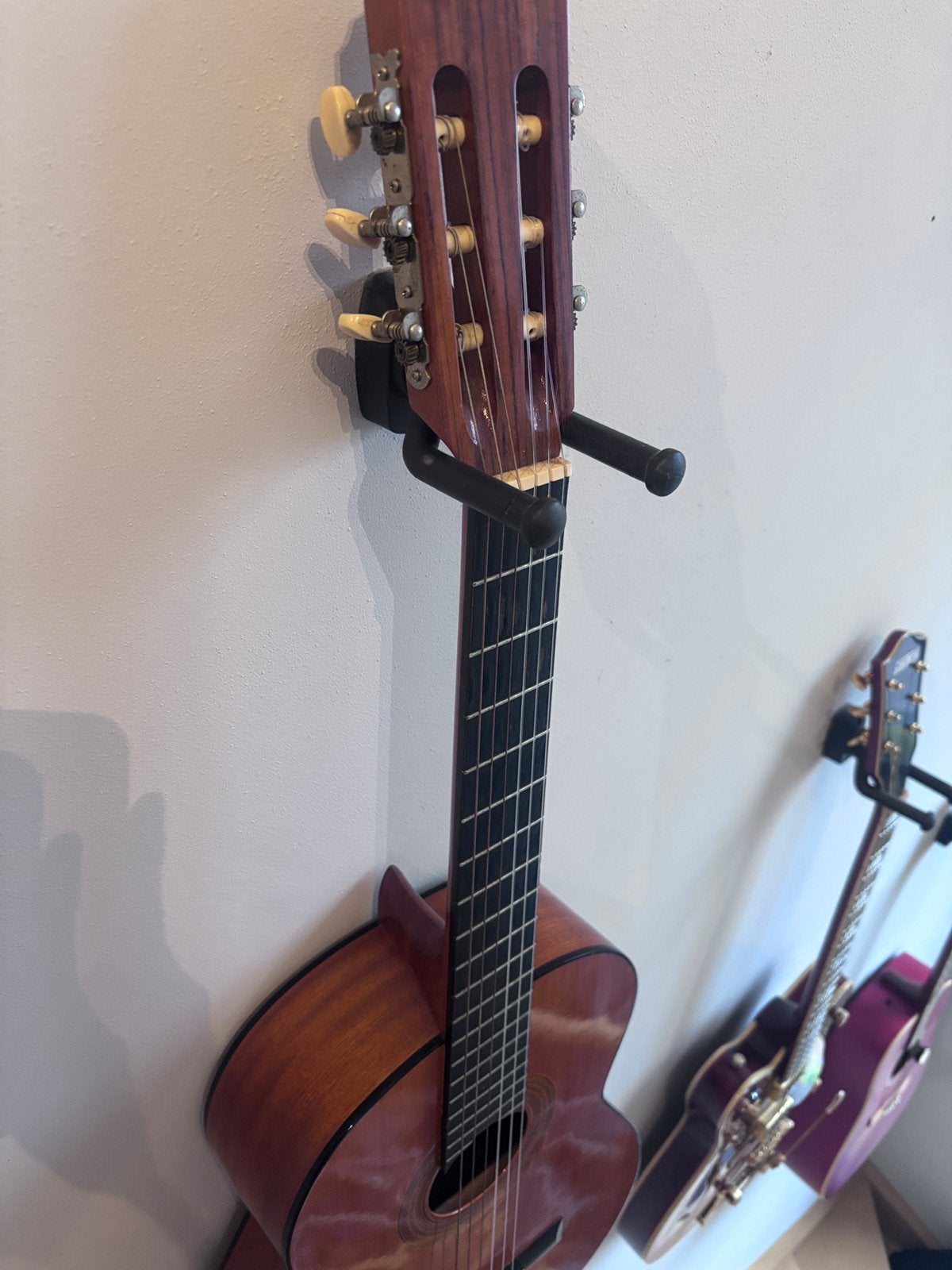 Klassieke gitaar Admira Juanita, Muziek en Instrumenten, Snaarinstrumenten | Gitaren | Akoestisch, Ophalen of Verzenden, Zo goed als nieuw