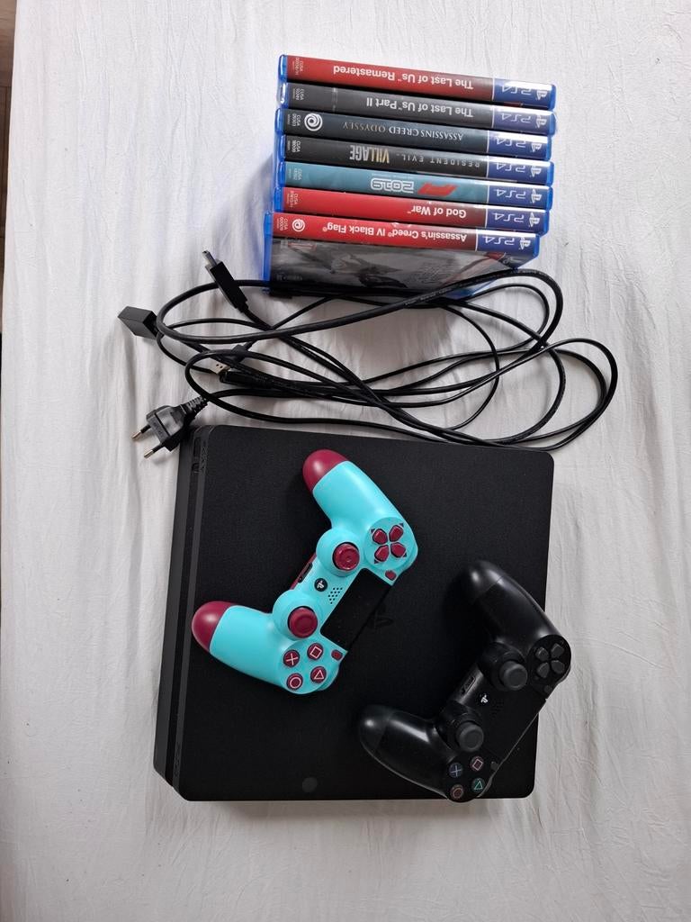 PlayStation 4 Slim met 2 controllers en 7 games, Spelcomputers en Games, Ophalen, Gebruikt, Zwart, Met games
