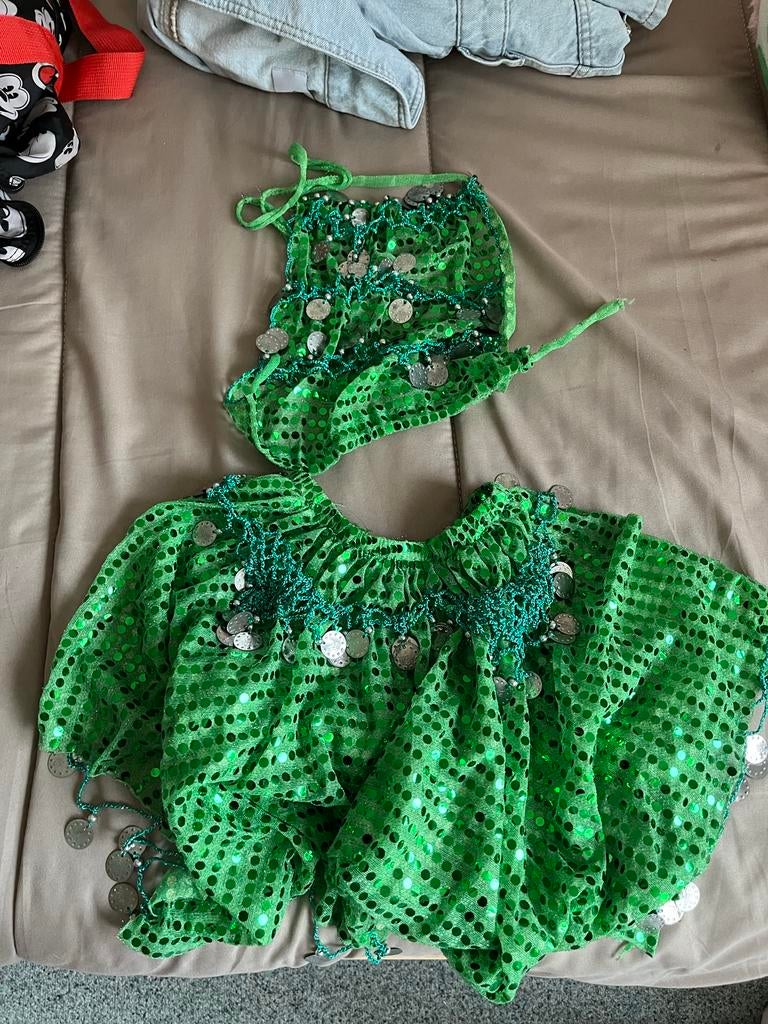 Groen buikdans kostuum met munten, Maat 38/40 (M), Carnaval, Ophalen of Verzenden, Zo goed als nieuw