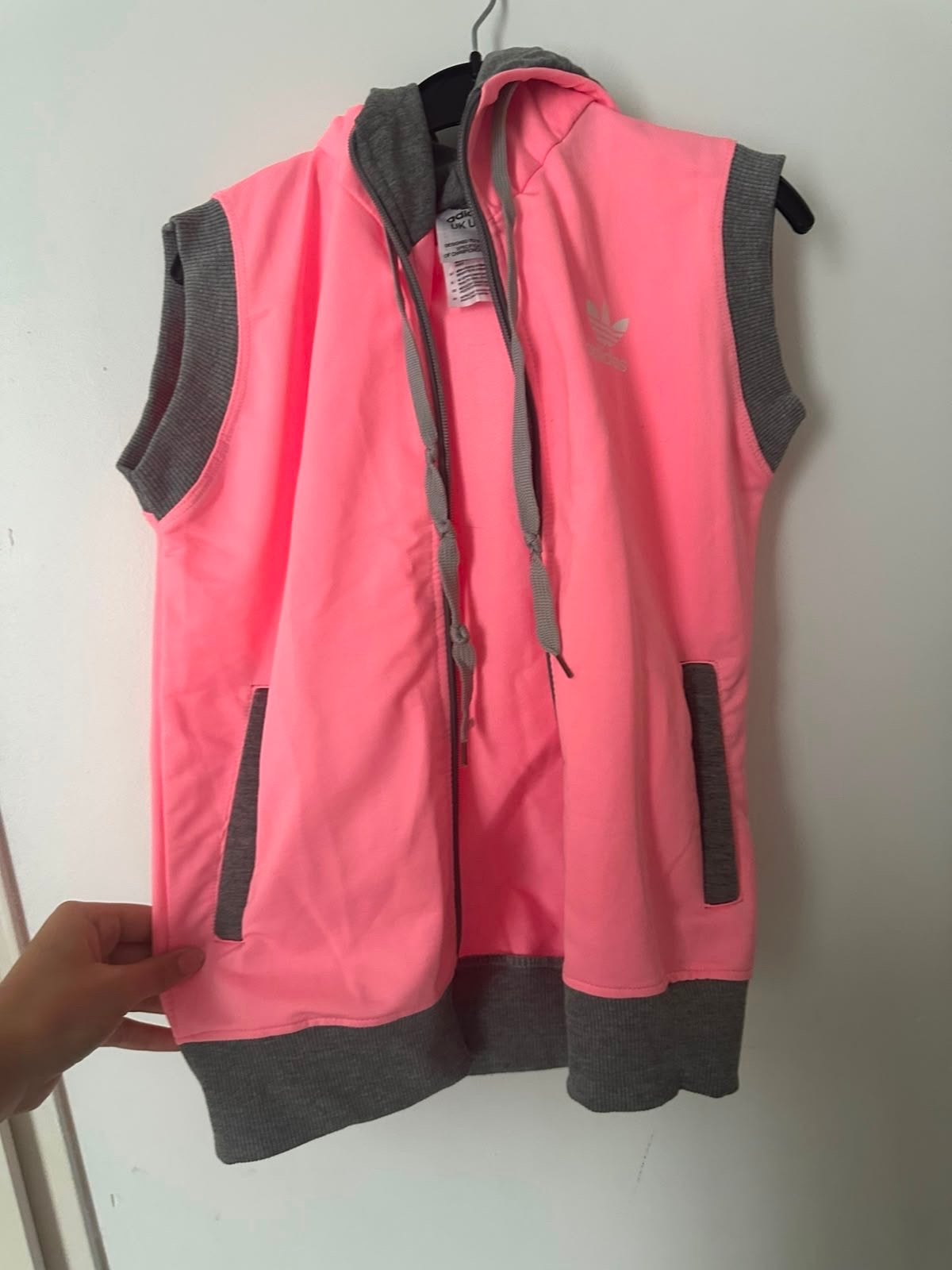 Adidas set: vest, trui en joggingbroek voor meisjes (8-10 ja, Ophalen of Verzenden, Gebruikt, Meisje