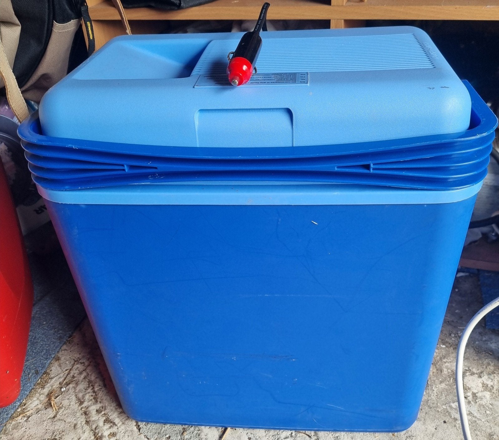 Handige koelbox voor in de auto - Ideaal voor onderweg!, Ophalen of Verzenden, Gebruikt, Koelbox, Elektrisch