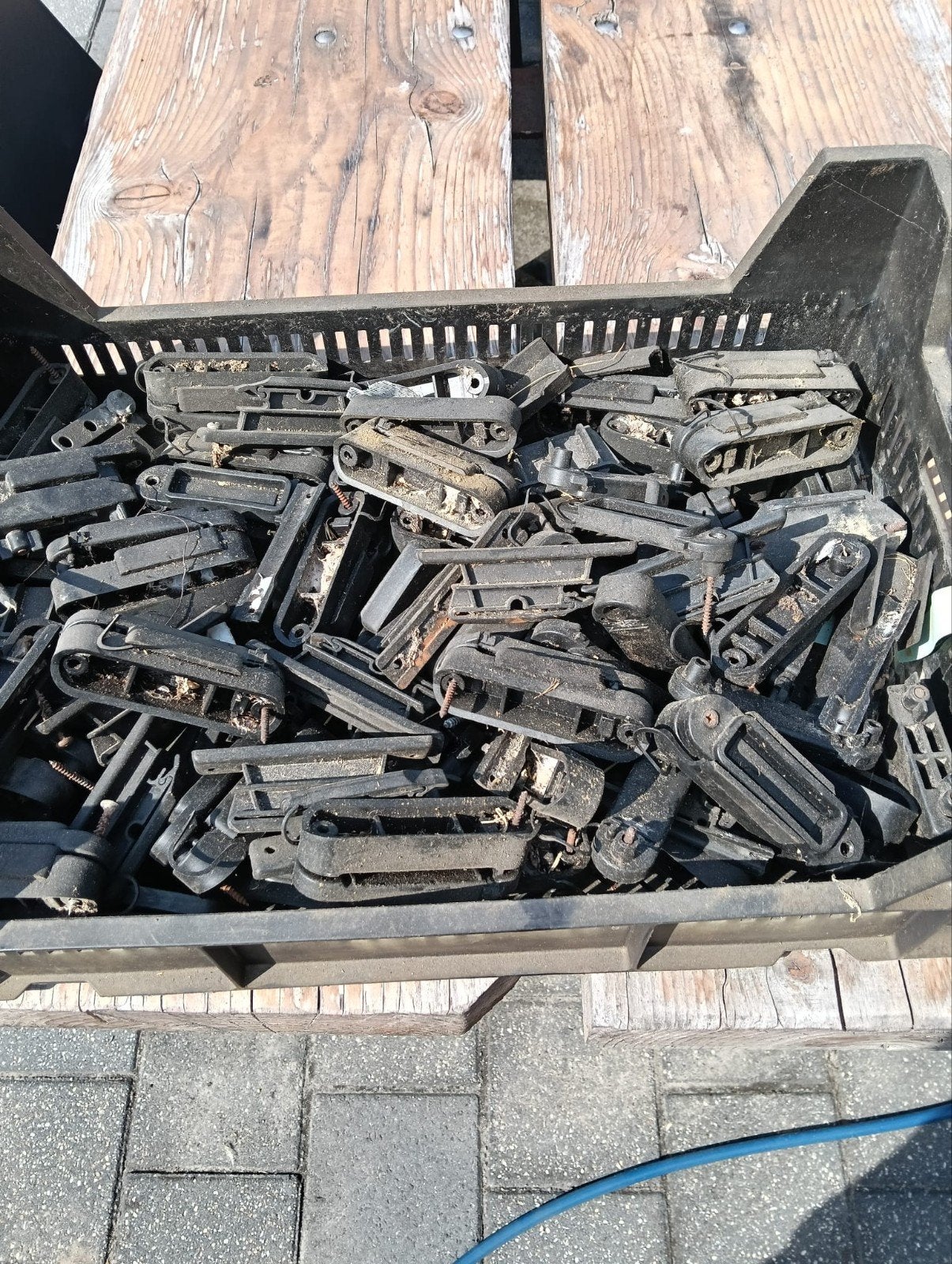te koop krat met lintisalatoren