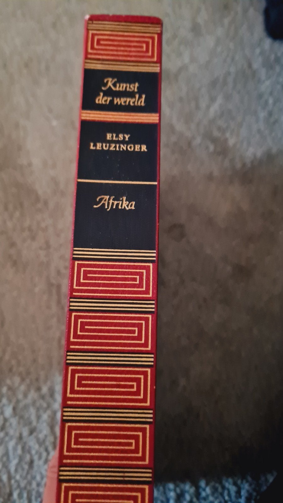 Boek: Afrika - De Kunst der Negervolken door Elsy Leuzinger, Antiek en Kunst, Afrika, Overige typen, Ophalen of Verzenden, Papier/karton