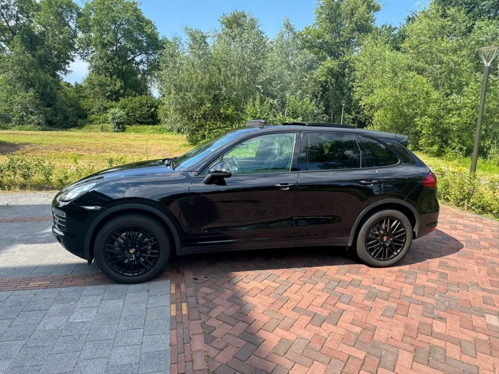 Cayenne 4.8 S, Recent groot onderhoud, LEER, PANO, Trekhaak, Auto's, Porsche, Automaat, Navigatiesysteem, 138 €/maand, Zwart