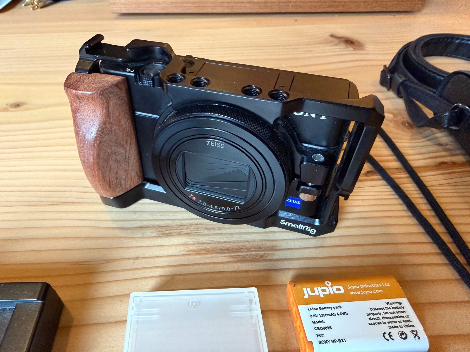 Sony RX100 VI – zeer nette complete set, Audio, Tv en Foto, Fotocamera's Digitaal, Ingebouwde flitser, Ophalen of Verzenden, Zo goed als nieuw