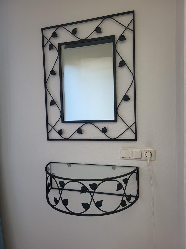 Smeedijzeren spiegel en wandplank set, Huis en Inrichting, Woonaccessoires | Spiegels, Ophalen, Zo goed als nieuw, Vierkant, 50 tot 75 cm