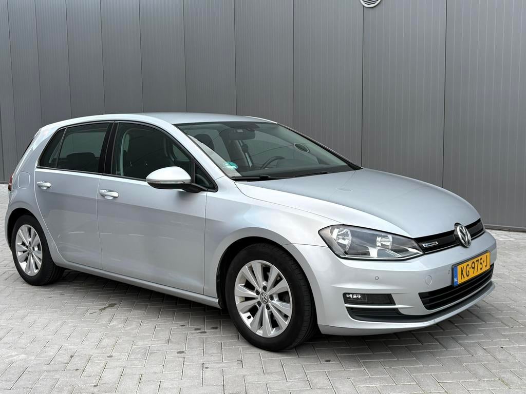 Volkswagen Golf 1.0 TSI 85KW 5D 2016 Grijs, Auto's, Volkswagen, Particulier, Golf, Achteruitrijcamera, Airbags, Airconditioning