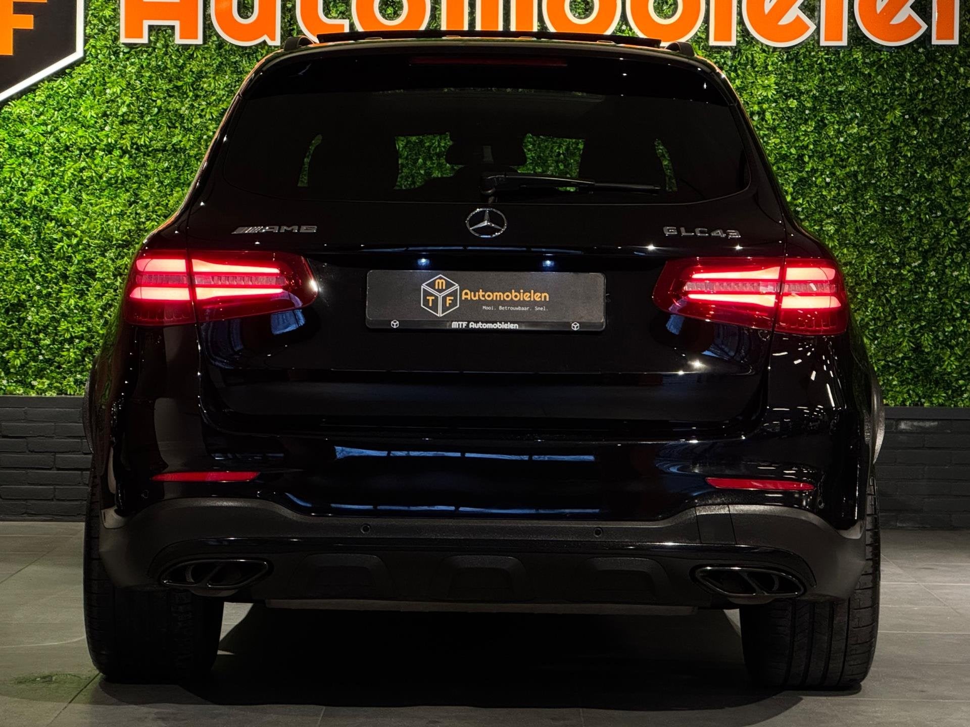 Foto 13 van Mercedes-Benz GLC-klasse AMG 43 4MATIC 367 PK |PANO|LUCHTVER
