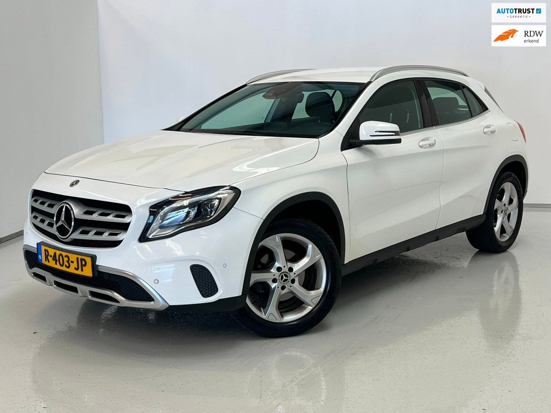 Mercedes-Benz GLA-klasse 180 Urban / Leder / Clima / Stoelve, Auto's, Gebruikt, 715 kg, 1335 kg, SUV of Terreinwagen