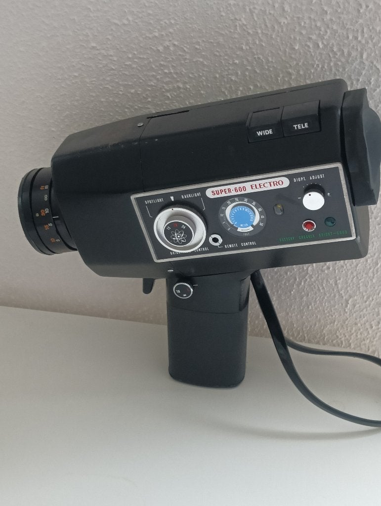 Yashica super 600 filmcamera, Ophalen of Verzenden, 8mm, Camera