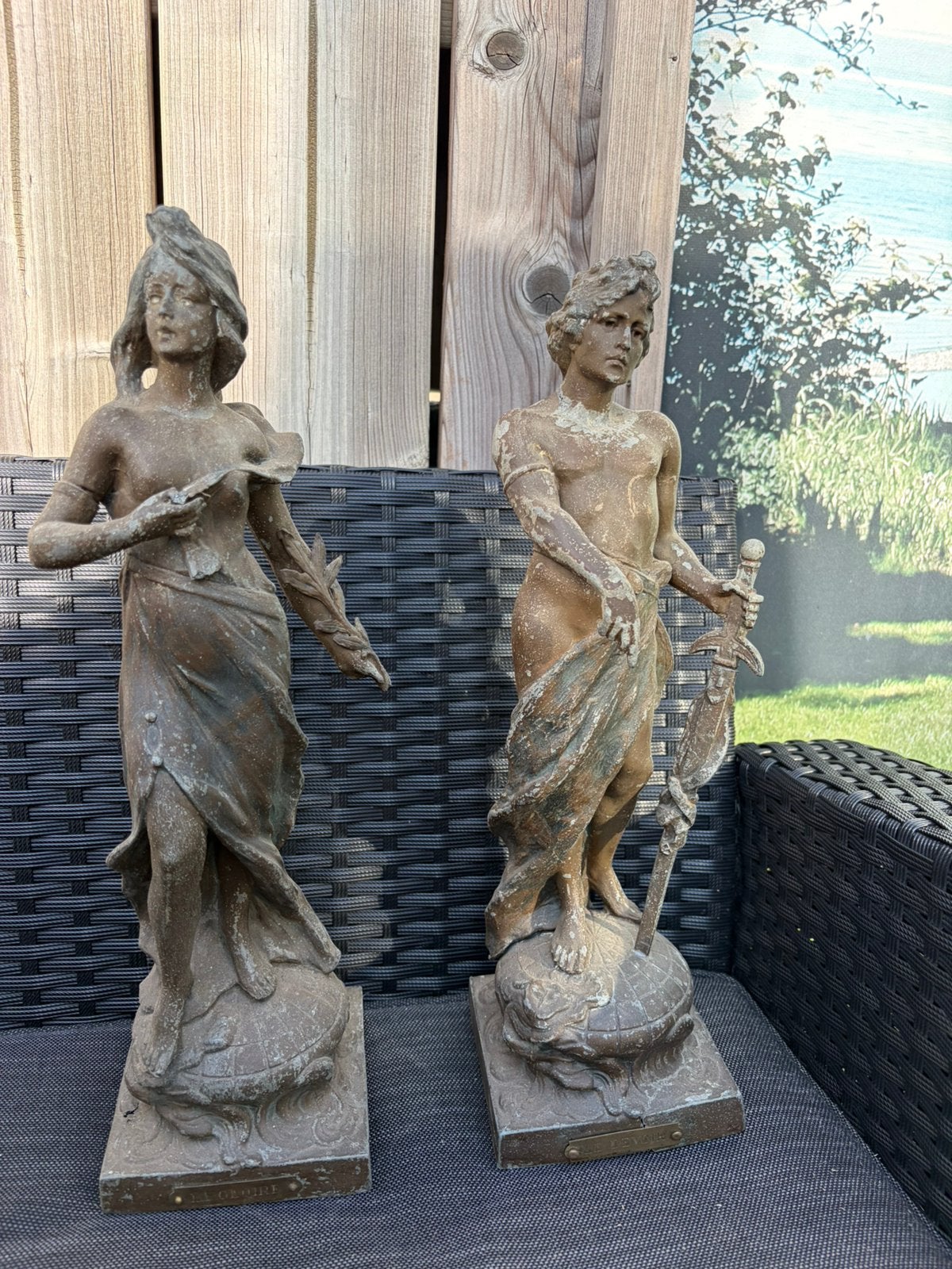 2 beelden man en vrouw, Ophalen of Verzenden