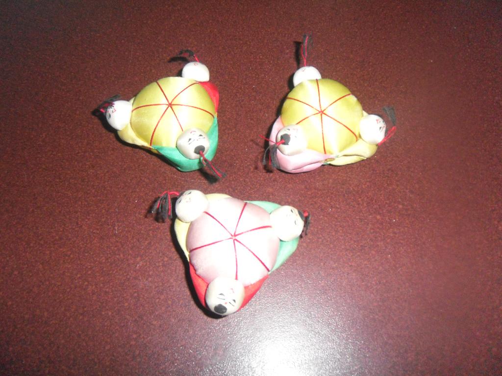 3 kleine vintage chinese speldenkussetjes, Antiek en Kunst, Ophalen of Verzenden